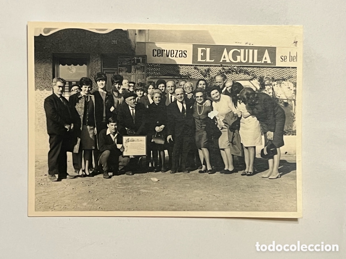 Fotograf&iacute;a antigua: CERVEZAS EL AGUILA.. fotograf&iacute;a un d&iacute;a de celebraci&oacute;n en la Marcelina.. ? Las Arenas (h.1960?)