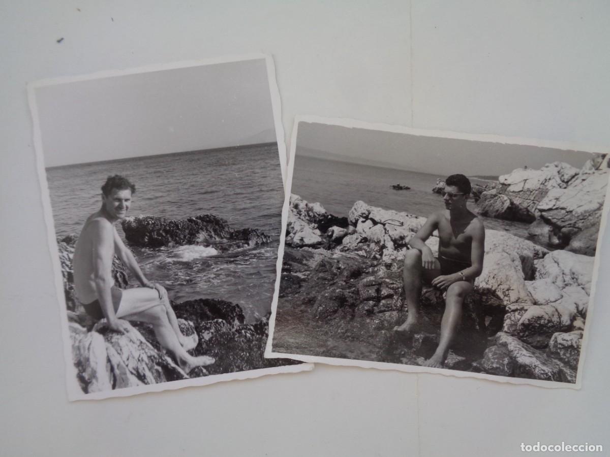 Fotografia antiga: LOTE DE 2 FOTOS DE HOMBRE EN BA&Ntilde;ADOR EN LA PLAYA