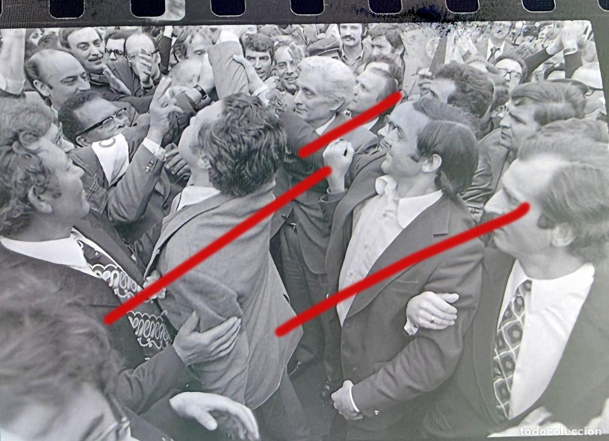 Fotograf&iacute;a antigua: Revoluci&oacute;n de los Claveles Portugal - A Revolu&ccedil;&atilde;o dos Cravos - Negativo de Celuloide - Fotograf&iacute;a
