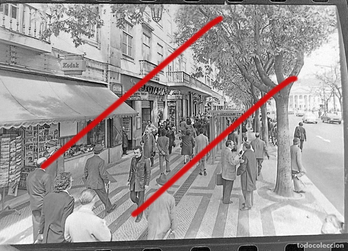 Fotograf&iacute;a antigua: Revoluci&oacute;n de los Claveles Portugal - A Revolu&ccedil;&atilde;o dos Cravos - Negativo de Celuloide - Fotograf&iacute;a