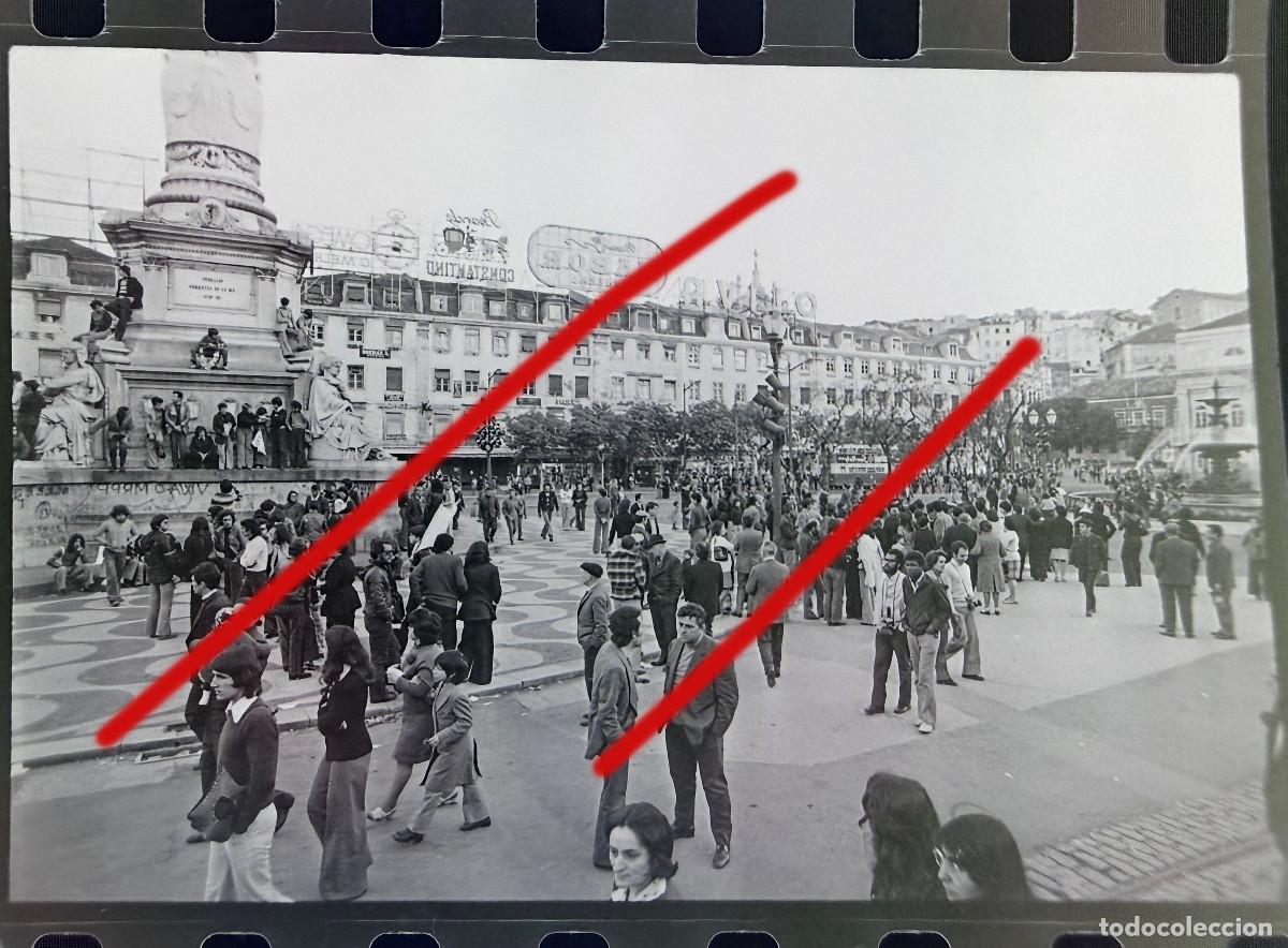 Fotograf&iacute;a antigua: Revoluci&oacute;n de los Claveles Portugal - A Revolu&ccedil;&atilde;o dos Cravos - Negativo de Celuloide - Fotograf&iacute;a