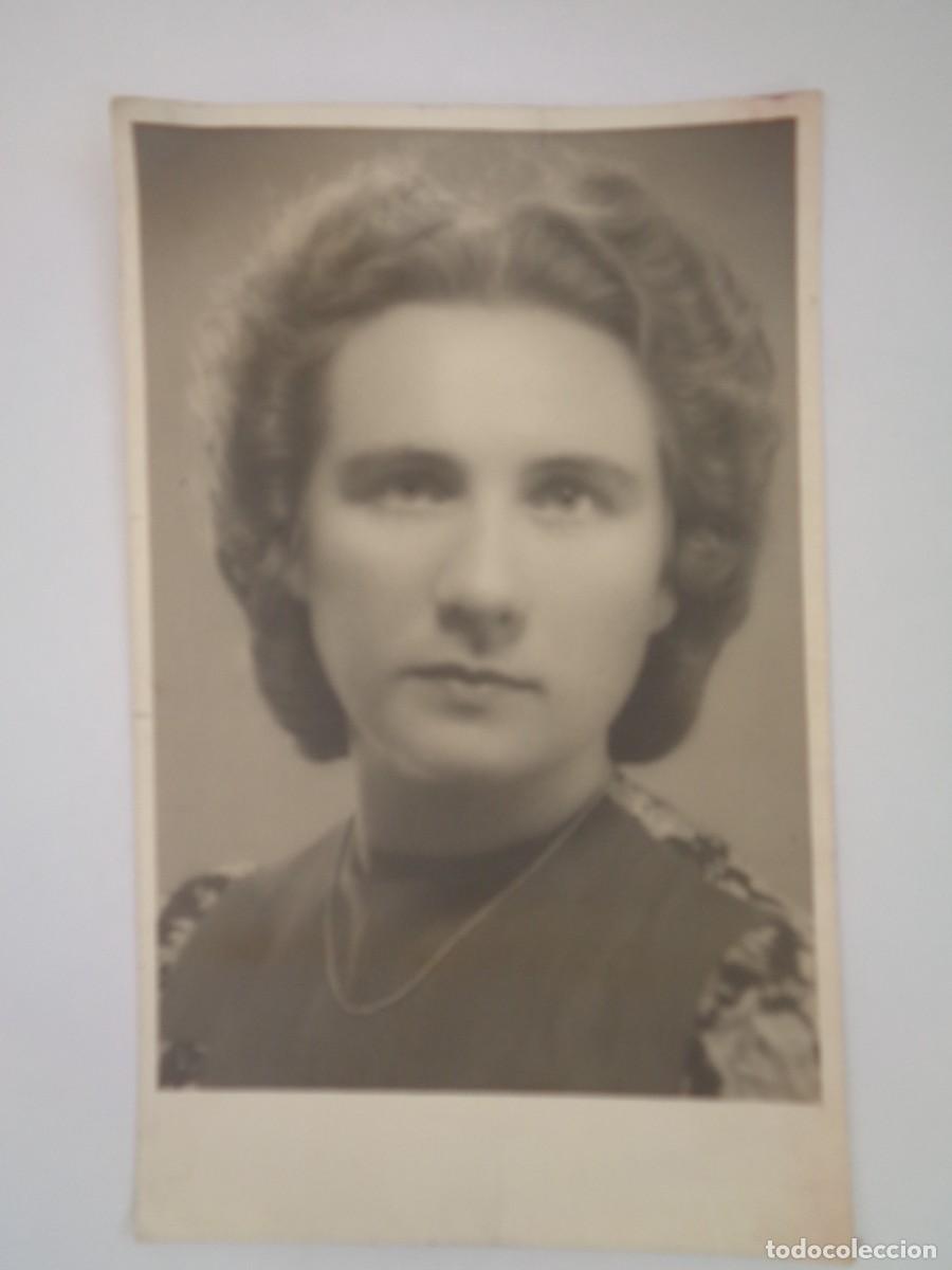 Fotograf&iacute;a antigua: PRECIOSA FOTO DE ESTUDIO DE SE&Ntilde;ORITA , 1944