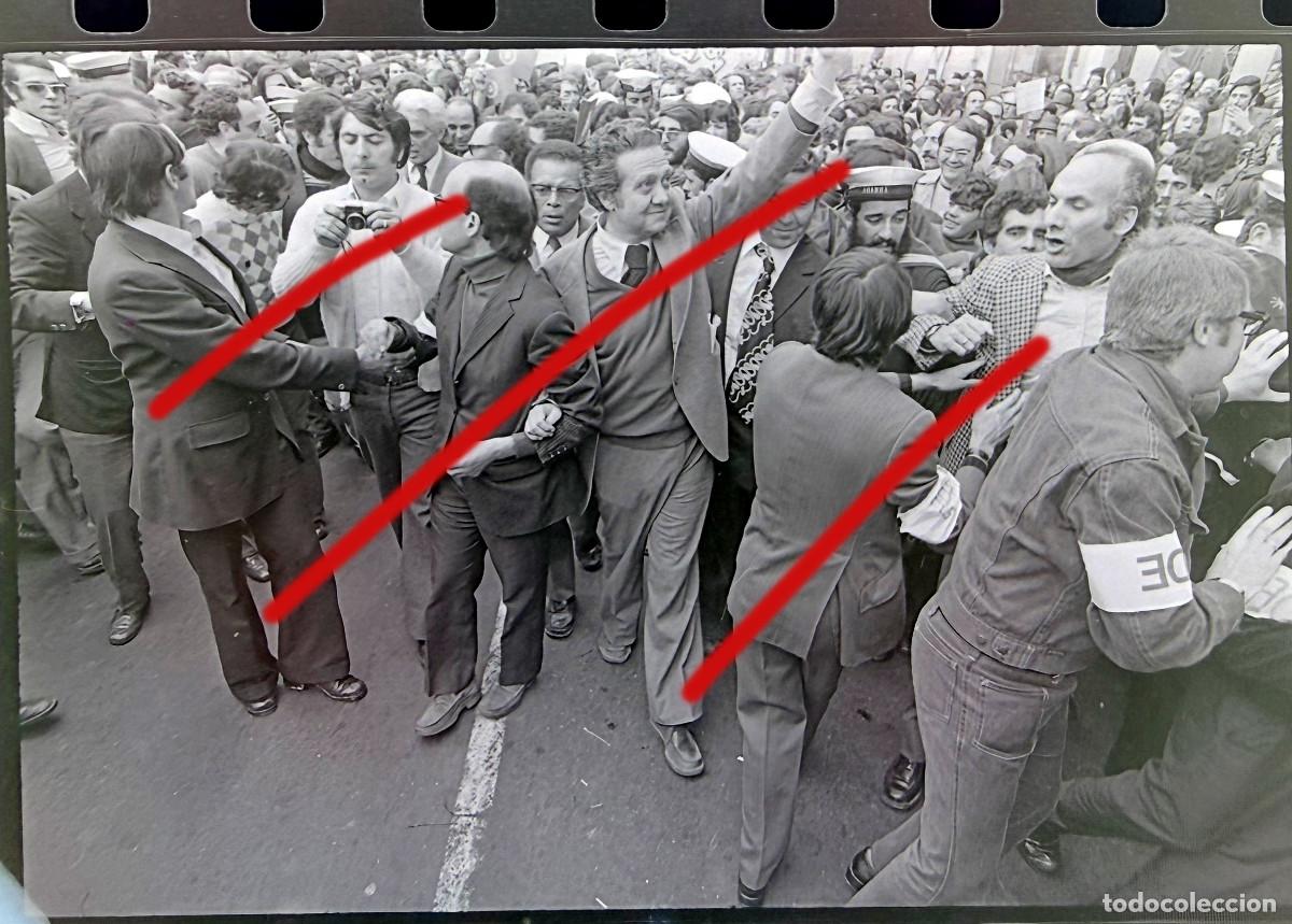 Fotograf&iacute;a antigua: Revoluci&oacute;n de los Claveles Portugal - A Revolu&ccedil;&atilde;o dos Cravos - Negativo de Celuloide - Fotograf&iacute;a