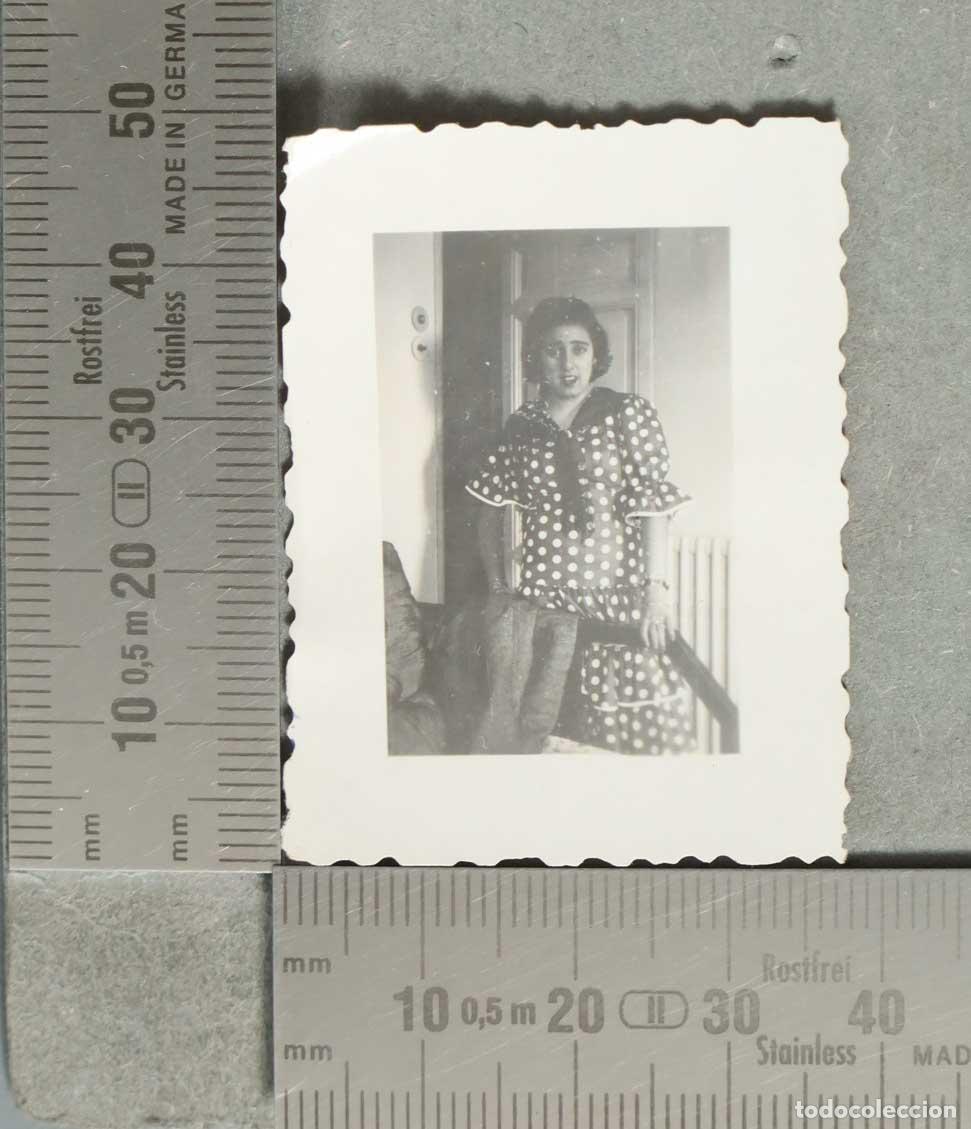 Fotograf&iacute;a antigua: FOTOGRAFIA. MUJER JOVEN CON TRAJE ANDALUZ hacia 1940
