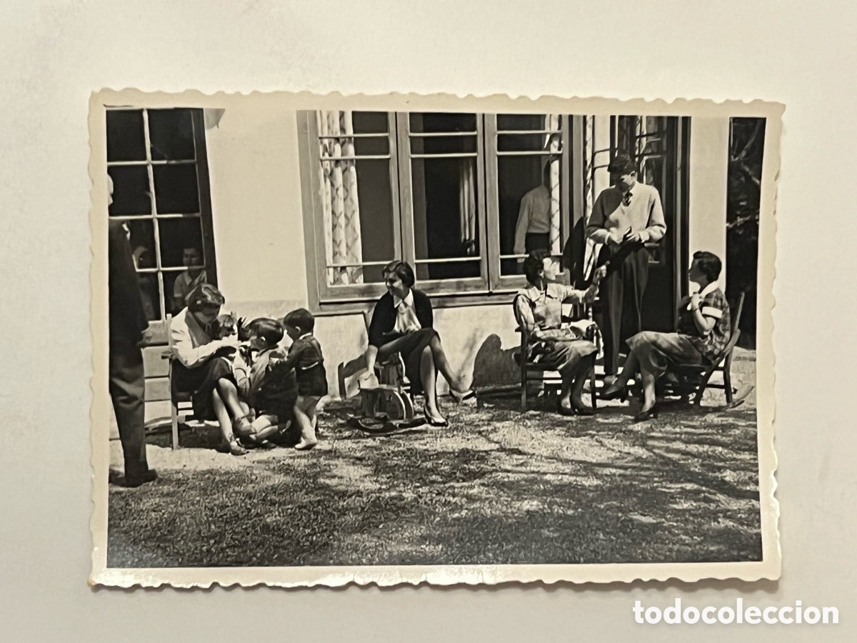 Fotograf&iacute;a antigua: BARCELONA. Fotograf&iacute;a Aquellos Veranos en familia . Jard&iacute;n de las Tres Torres (a.1955)