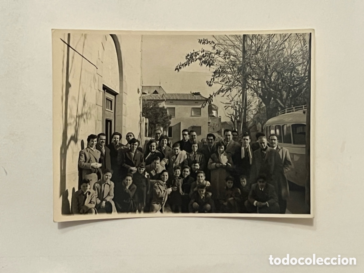 Fotograf&iacute;a antigua: BARCELONA. Nadal, Grup d&rsquo;amics per Nadal al Collell (a.1956) Med&iacute;das: 10 x 7 cm.,
