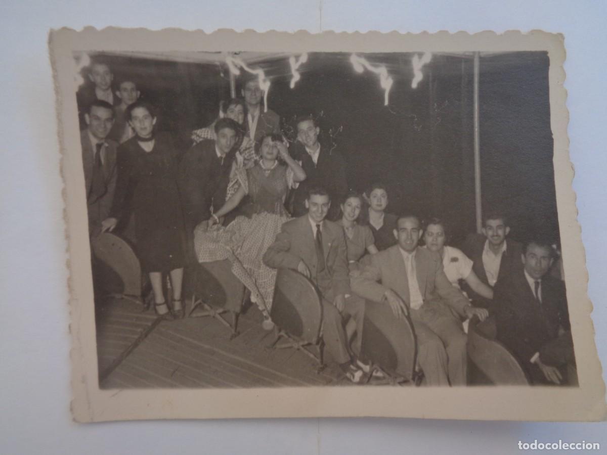 Fotograf&iacute;a antigua: MINUTERO DE FERIA : JOVENES EN ATRACCION , A&Ntilde;OS 40. DE FOTO &uml; MARGON &uml;, CORDOBA