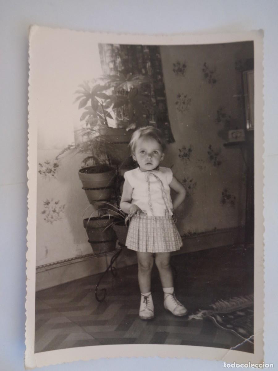 Fotograf&iacute;a antigua: BONITA FOTO DE NI&Ntilde;A , 1965 ....... TROQUELADA DE 10 X 14 CM