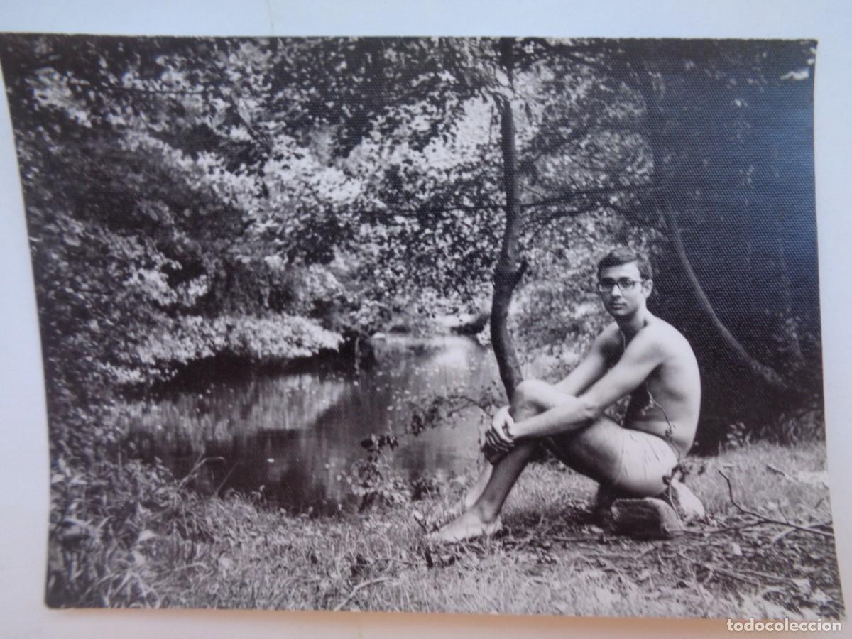 Fotograf&iacute;a antigua: FOTO DE JOVEN EN BA&Ntilde;ADOR EN UNA RIBERA