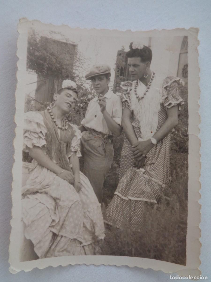 Fotograf&iacute;a antigua: FOTO DE MUJER TRAVESTIDA DE TIO Y HOMBRES VESTIDOS DE FLAMENCA . DE ORTEGA , ARACENA