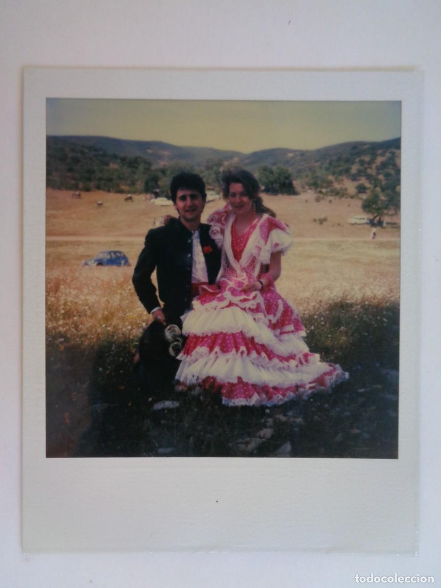 Fotograf&iacute;a antigua: FOTO POLAROID DE PAREJA , CHICA VESTIDA DE FLAMENCA Y CHICO DE CAMPERO
