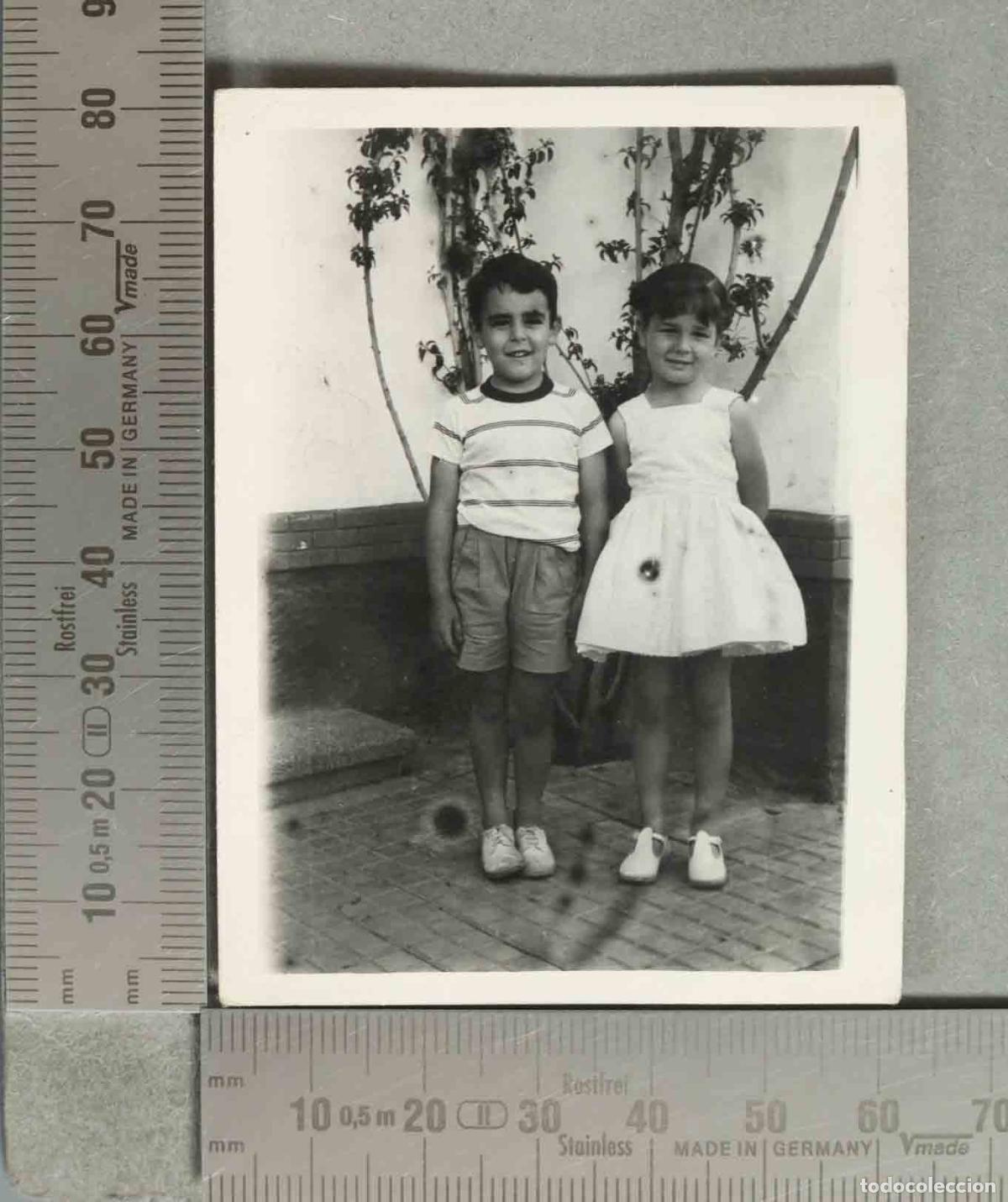 Fotograf&iacute;a antigua: FOTOGRAFIA. PAREJA DE NI&Ntilde;OS HACIA 1950