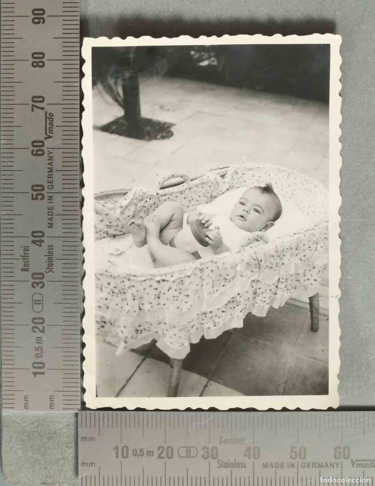 Fotograf&iacute;a antigua: FOTOGRAFIA. NI&Ntilde;O TUMBADO hacia 1940