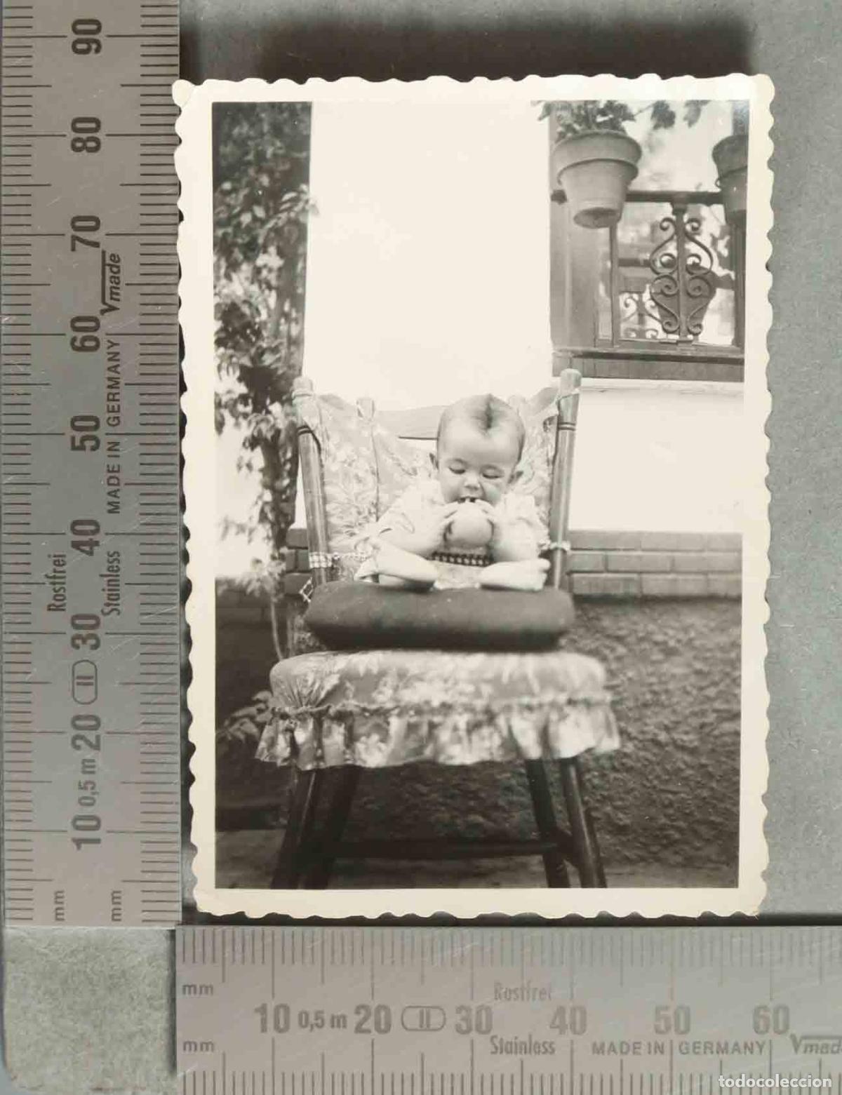 Fotograf&iacute;a antigua: FOTOGRAFIA. NI&Ntilde;O COMIENDO hacia 1930