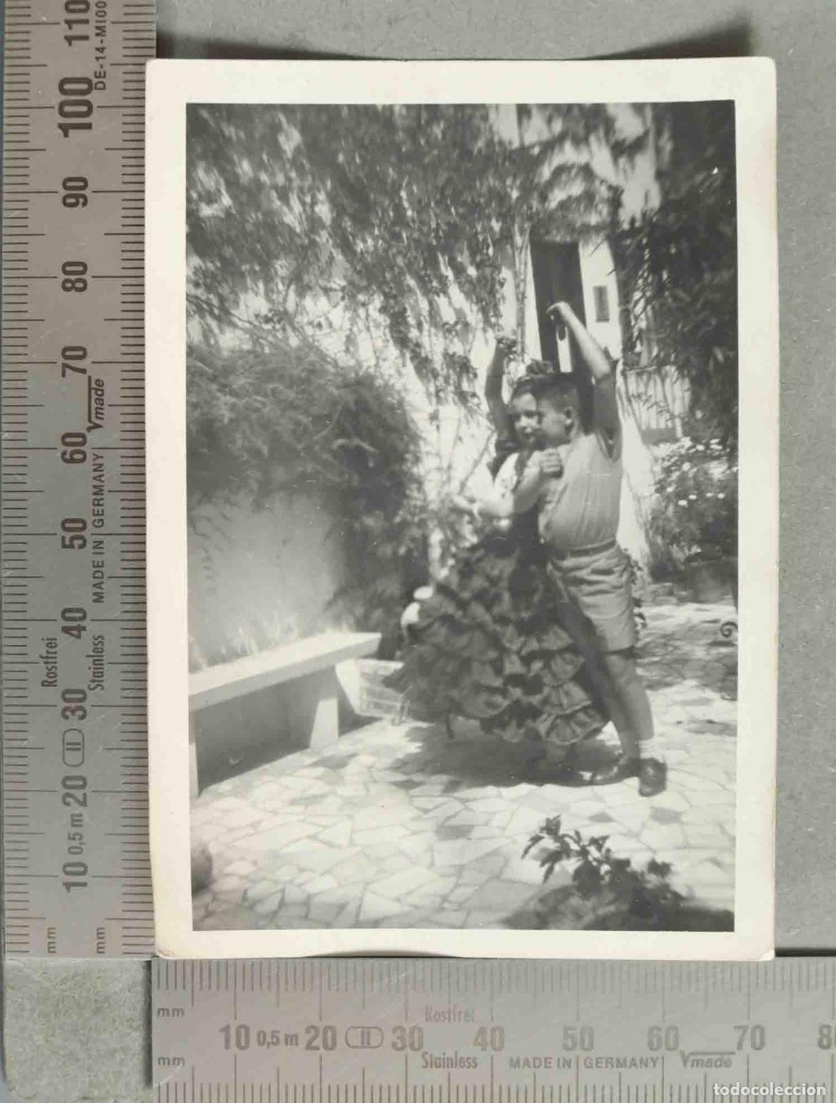 Fotograf&iacute;a antigua: FOTOGRAFIA. NI&Ntilde;OS BAILANDO hacia 1940