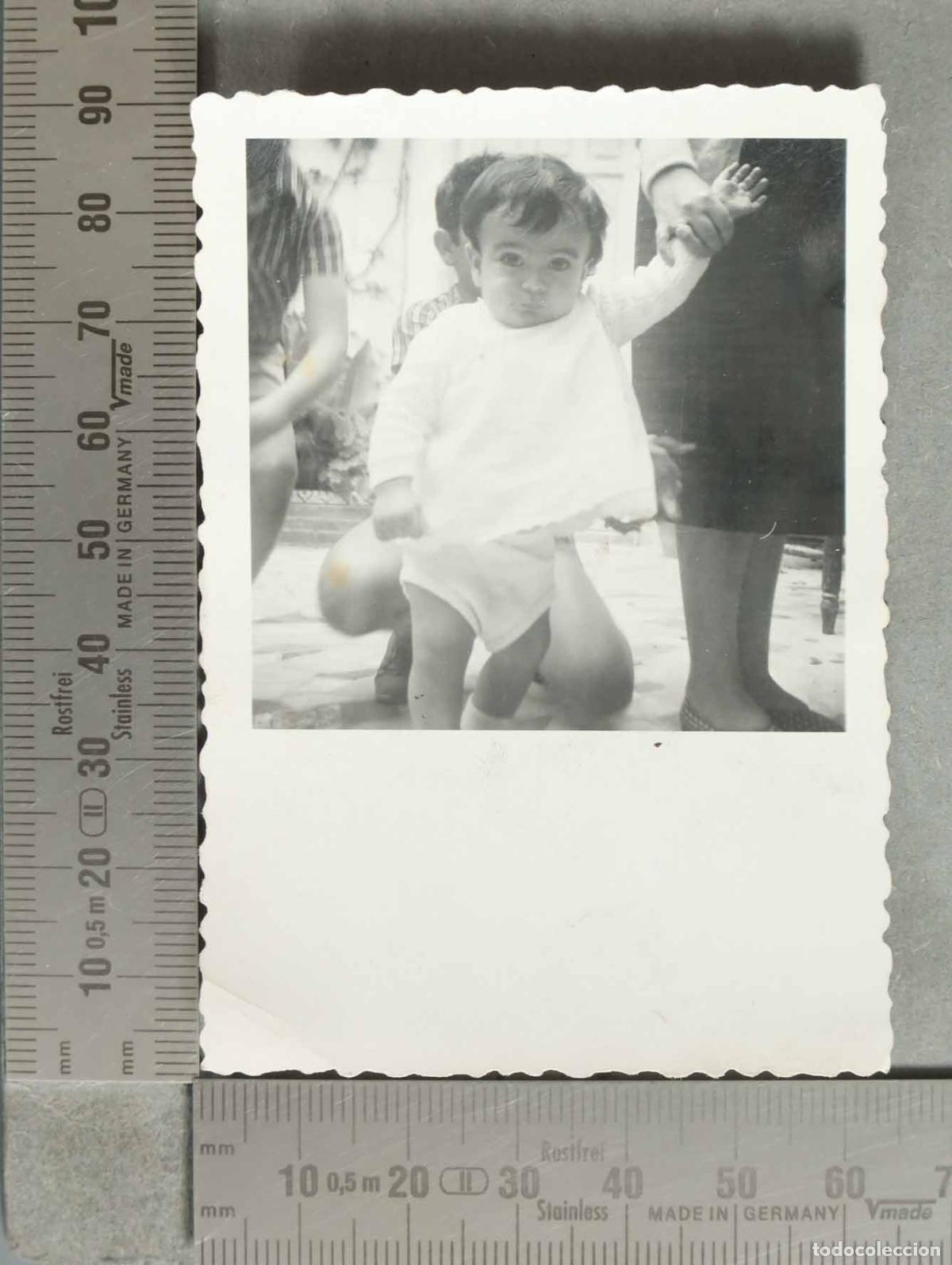 Fotograf&iacute;a antigua: FOTOGRAFIA. NI&Ntilde;O JUGANDO hacia 1940