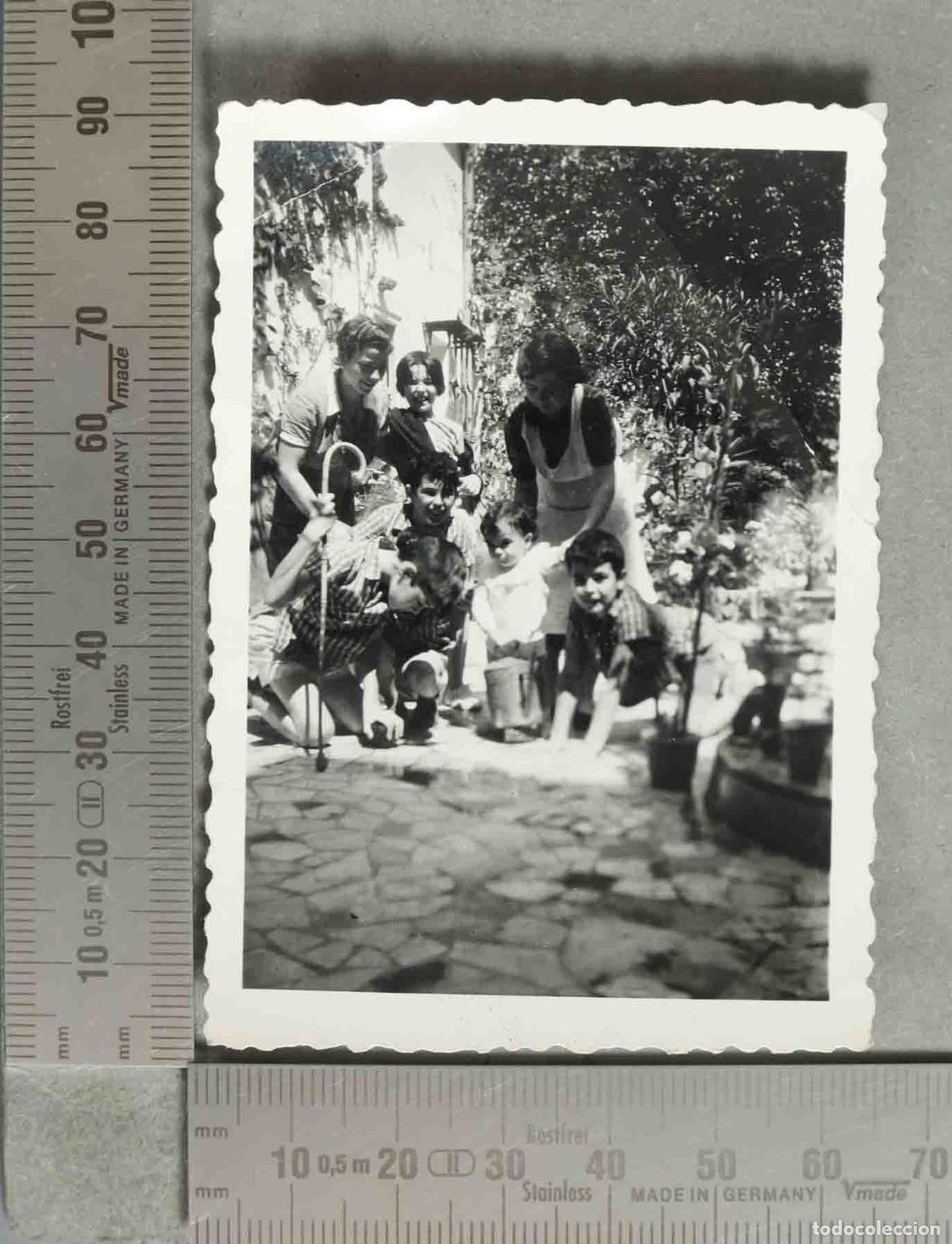 Fotograf&iacute;a antigua: FOTOGRAFIA. EN EL PATIO JUGANDO hacia 1940