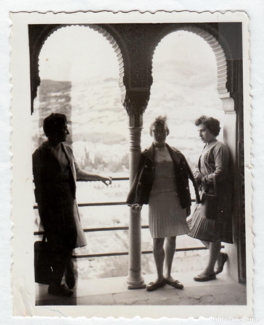 Fotograf&iacute;a antigua: Mujeres en Granada. A&ntilde;os 60 g aa