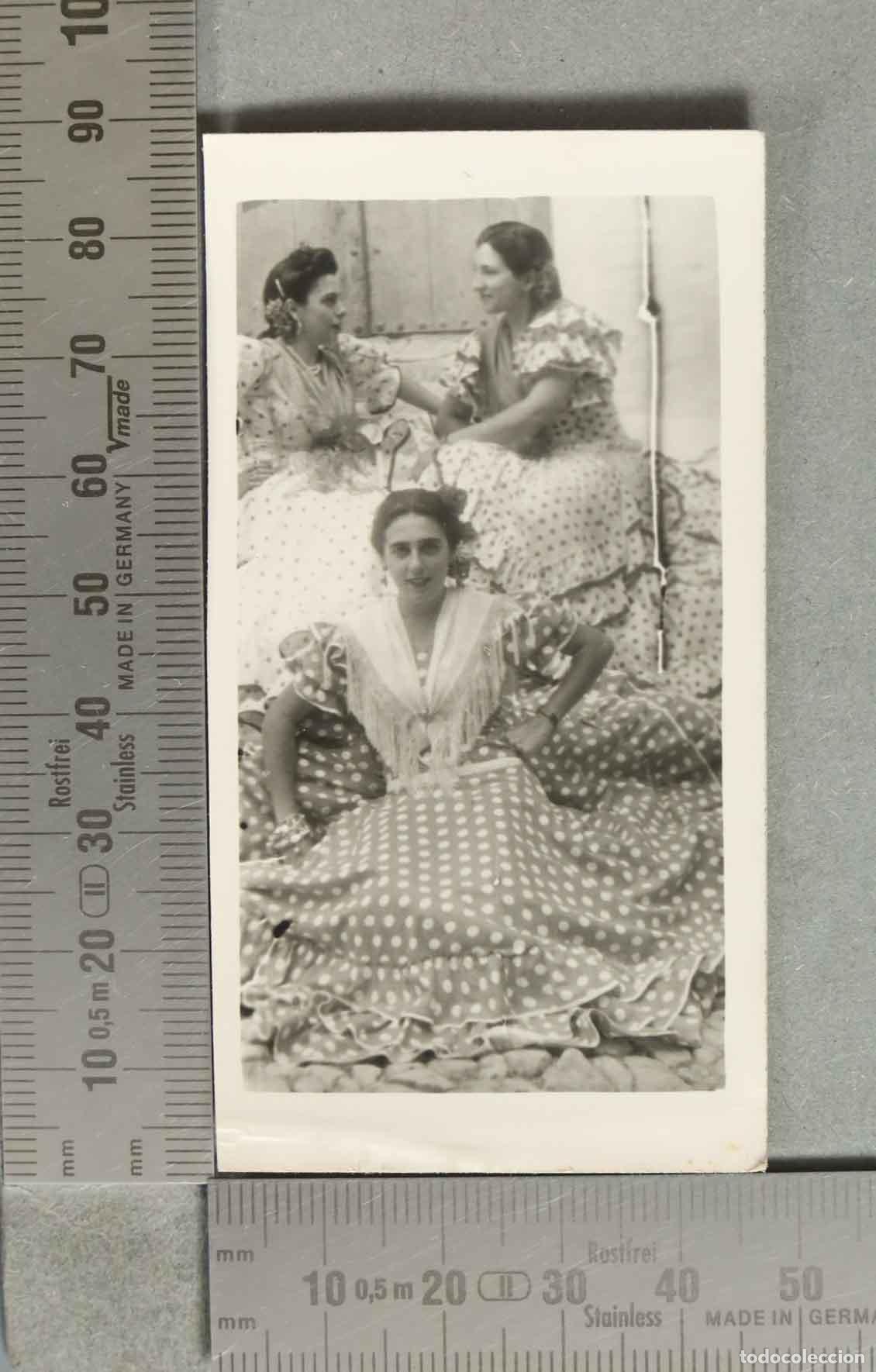 Fotograf&iacute;a antigua: FOTOGRAFIA. MUJERES CON TRAJE ANDALUZ hacia 1930