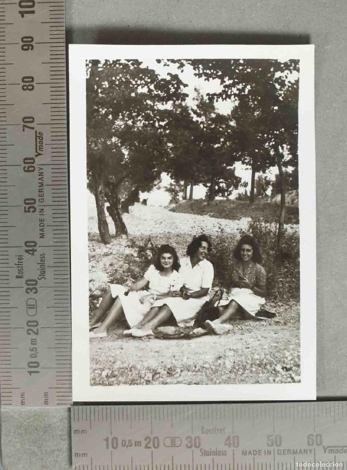 Fotograf&iacute;a antigua: FOTOGRAFIA. MUJERES EN EL CAMPO. hacia 1940