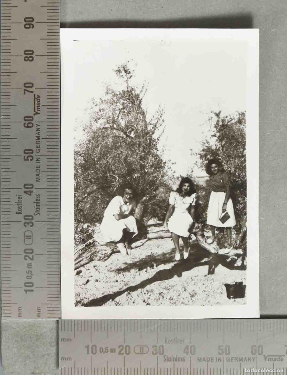 Fotograf&iacute;a antigua: FOTOGRAFIA. MUJERES EN EL CAMPO. hacia 1940