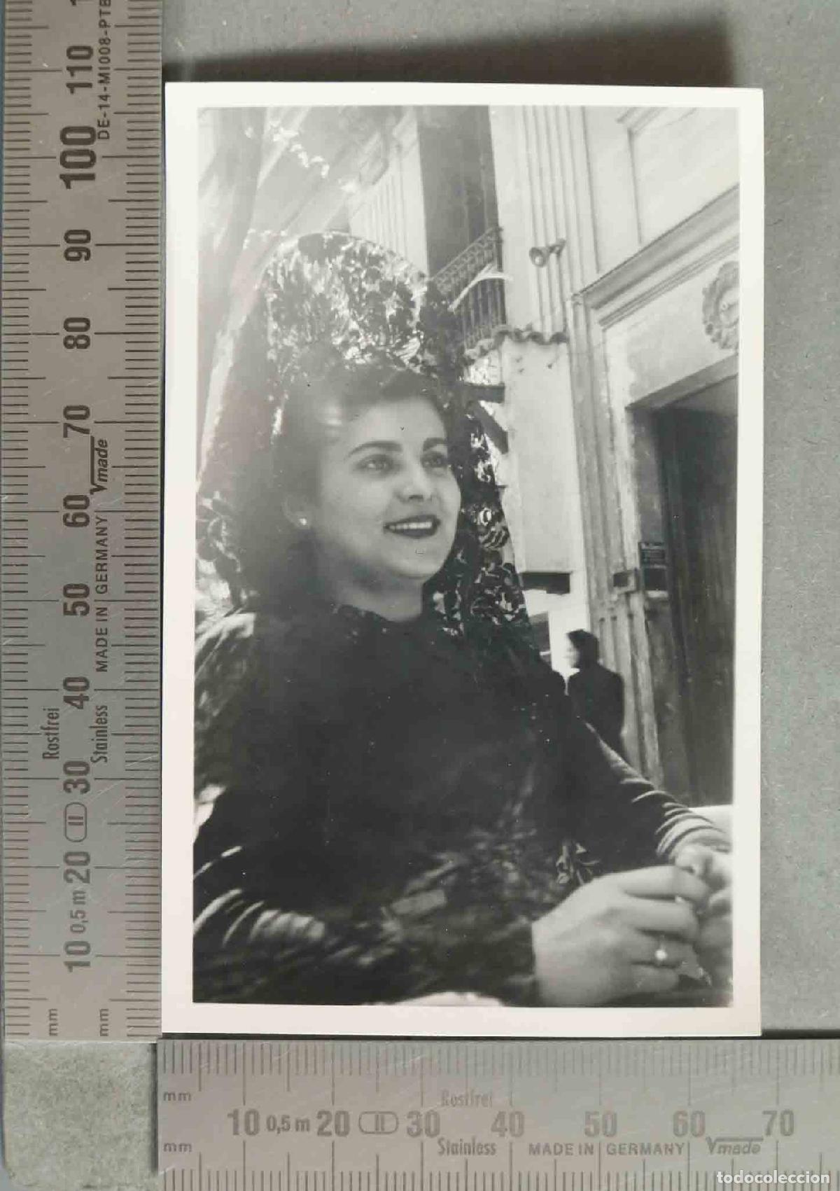 Antique Photography: FOTOGRAFIA. MUJER CON PEINETA. hacia 1940