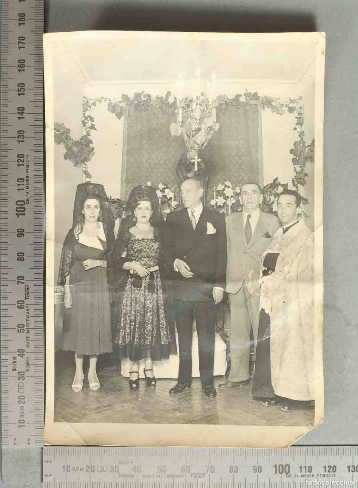 Fotografia antiga: FOTOGRAFIA. ASISTENTES A BODA HACIA 1950