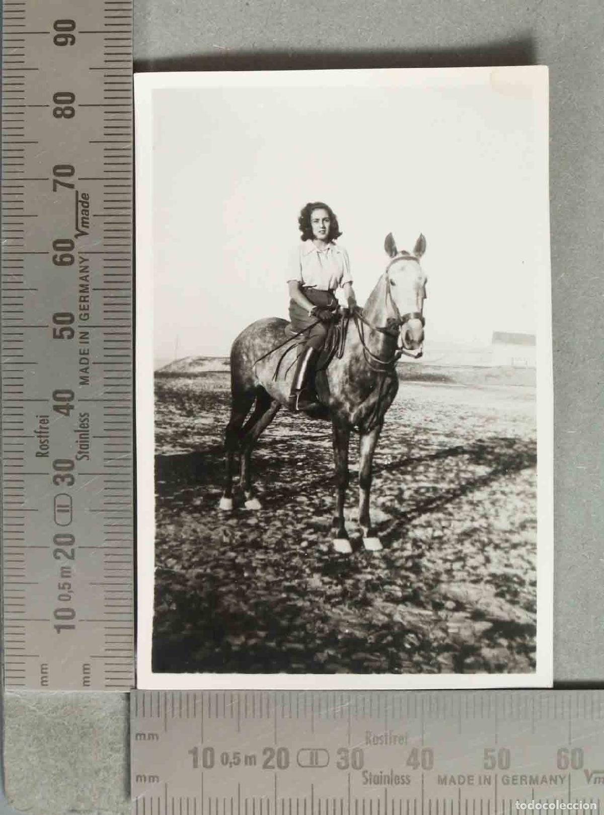 Fotografia antiga: FOTOGRAFIA. MUJER A CABALLO