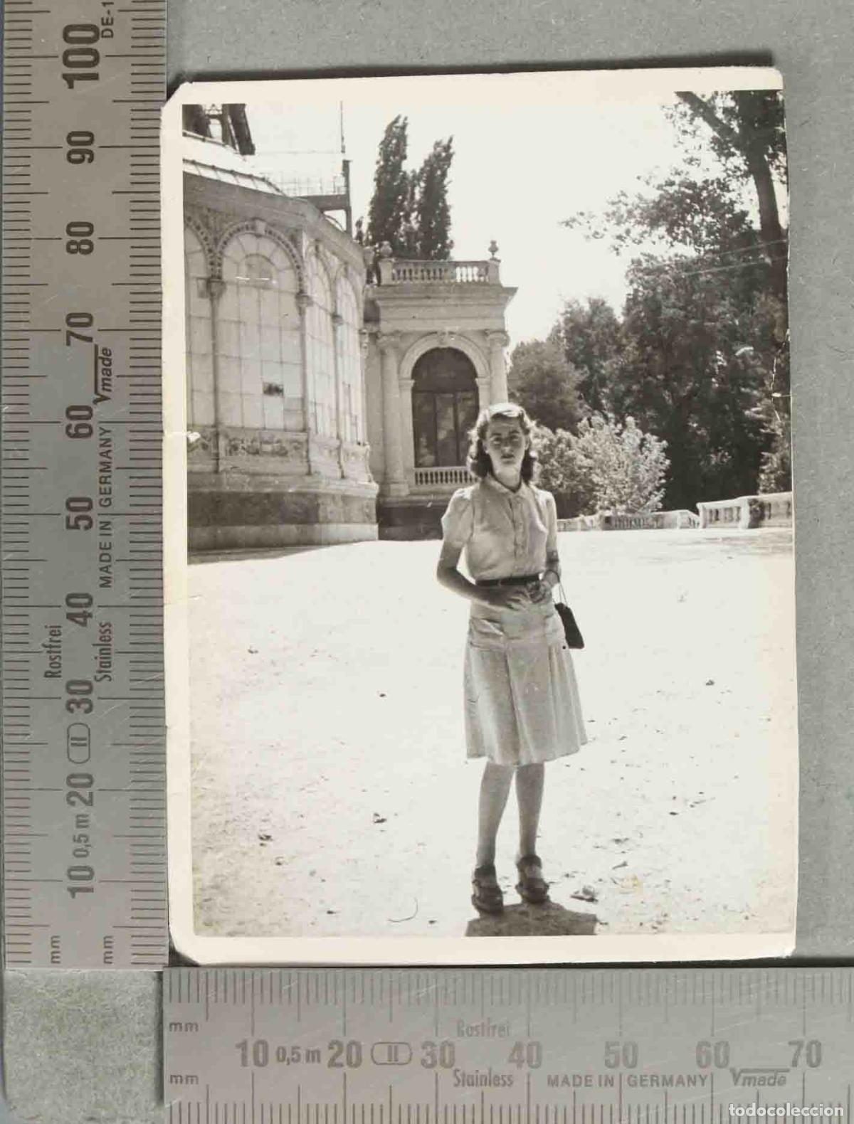 Fotograf&iacute;a antigua: FOTOGRAFIA. MUJER EN PLACIO DE CRISTAL hacia 1940