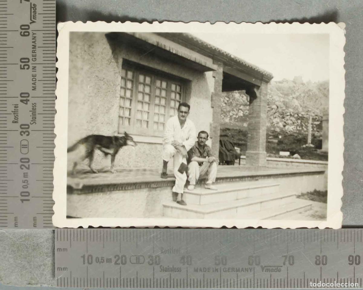 Fotografia antiga: FOTOGRAFIA. SENTANDO CHALET hacia 1940