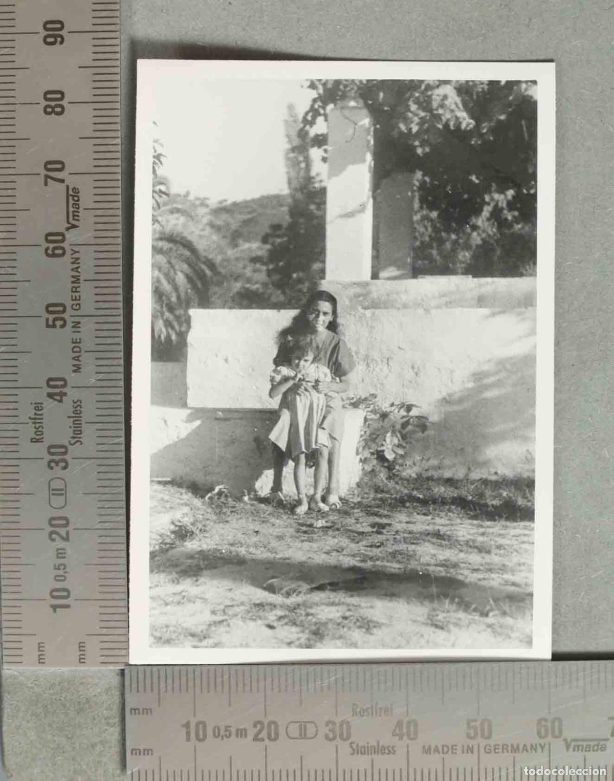 Fotografia antiga: FOTOGRAFIA. MADRE CON HIJA hacia 1940