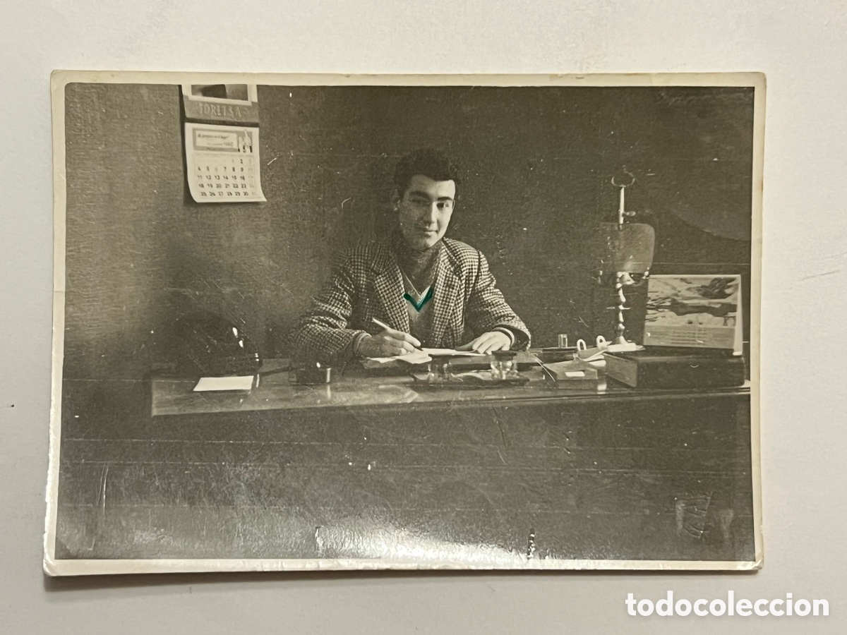Fotograf&iacute;a antigua: ALEJANDRO VARGAS.. en su faceta de Empresario.. Primera &eacute;poca.. (h.1955?) Med&iacute;das: 10 x 7 cm.
