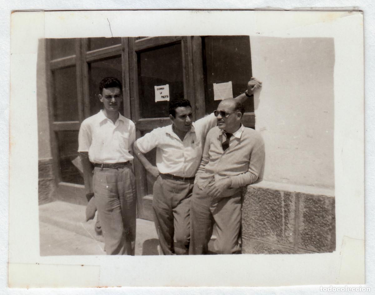 Fotograf&iacute;a antigua: Tres caballeros. San Carlos de la R&aacute;pita, Tarragona. A&ntilde;os 50 g aa