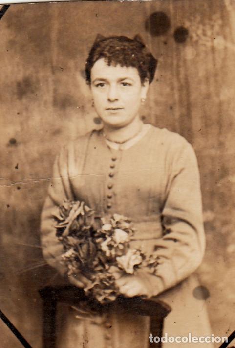 Fotograf&iacute;a antigua: Dama. Chica con ramo de flores. A&ntilde;os 1900-10 g aa