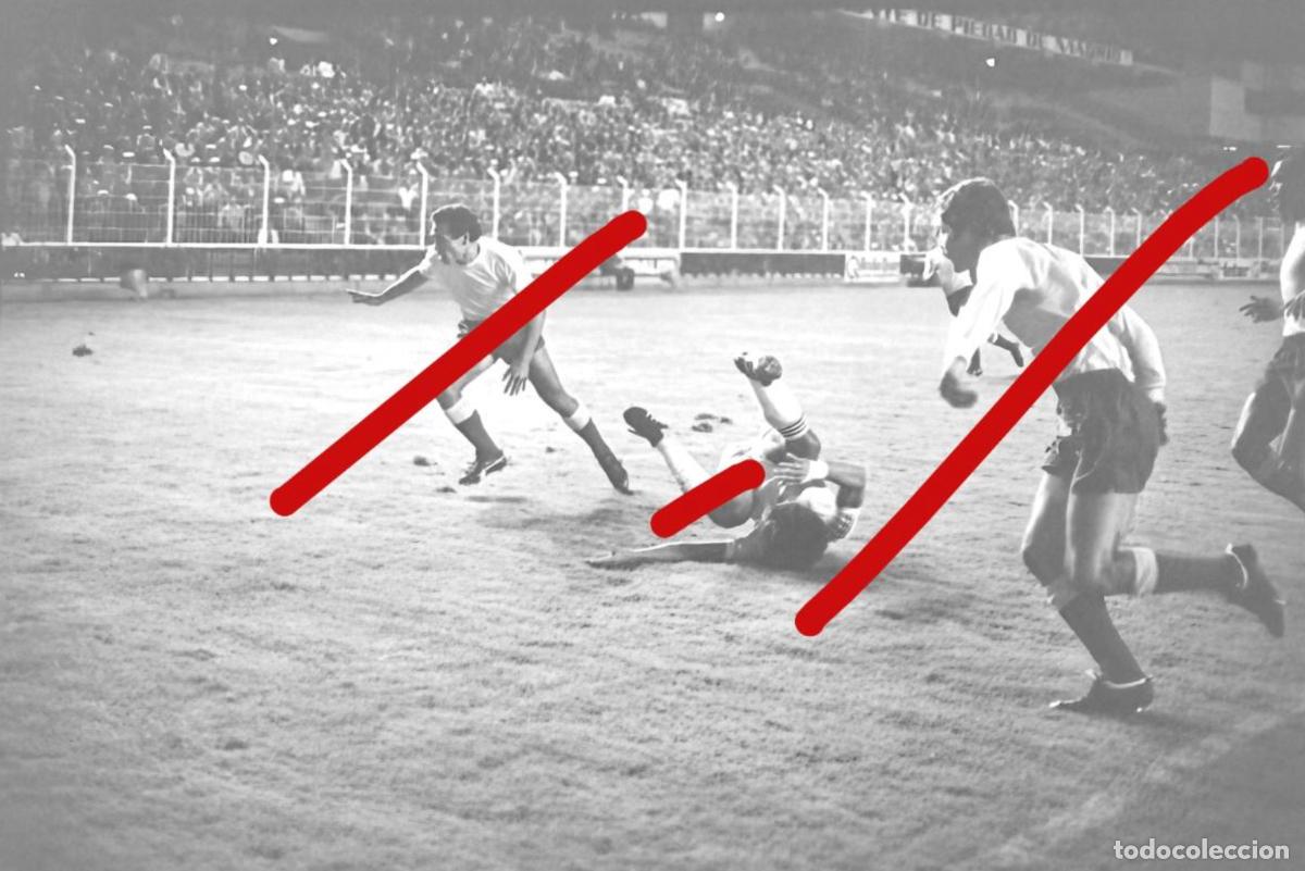 Photographie ancienne: Partido de Futbol Rayo Vallecano - Las Palmas A&ntilde;os 70 - Negativo de Celuloide Fotografia Antigua