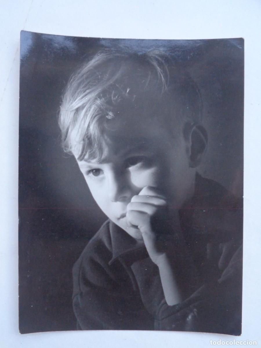 Fotografia antiga: BONITA FOTO DE NI&Ntilde;O PENSATIVO