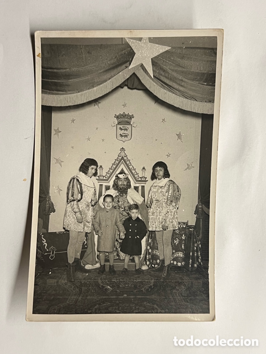 Fotograf&iacute;a antigua: BARCELONA Y LOS REYES MAGOS DE ORIENTE. Almacenes El Siglo. Entrega de cartas al Rey Melchor