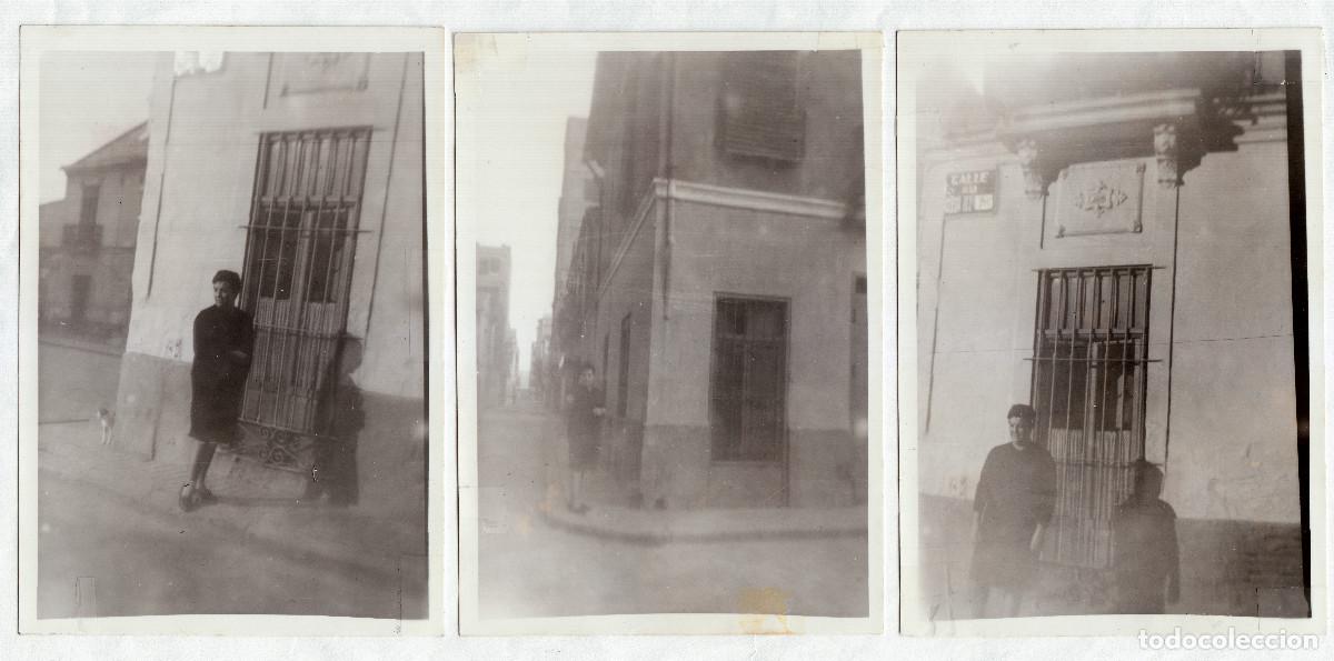 Fotograf&iacute;a antigua: Lote 3 fotos. En una calle de Val&egrave;ncia?. A&ntilde;os 60 g aa