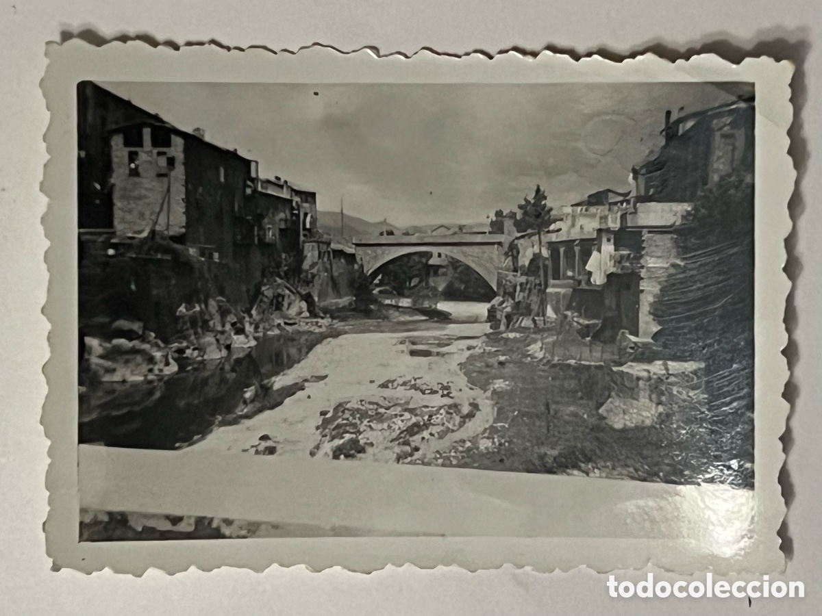 Fotograf&iacute;a antigua: RIPOLL (Girona) Fotograf&iacute;a antigua R&Iacute;O FRESER. Pont del Arrabal (h.1950?) Med&iacute;das: 6,5 x 9 cm.,