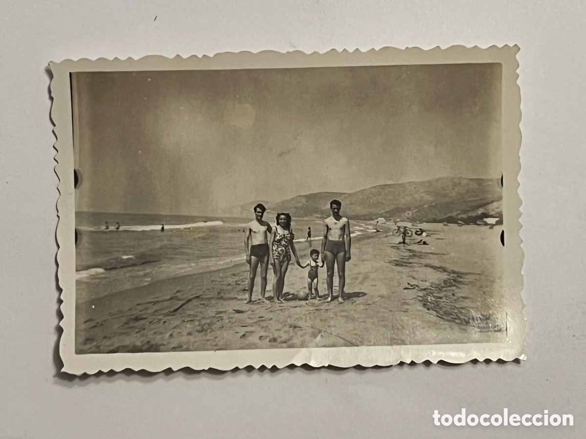 Fotograf&iacute;a antigua: CASTELLDEFELS (Barcelona) Fotograf&iacute;a en la Playa el d&iacute;a de San Pedro (h.1950?)