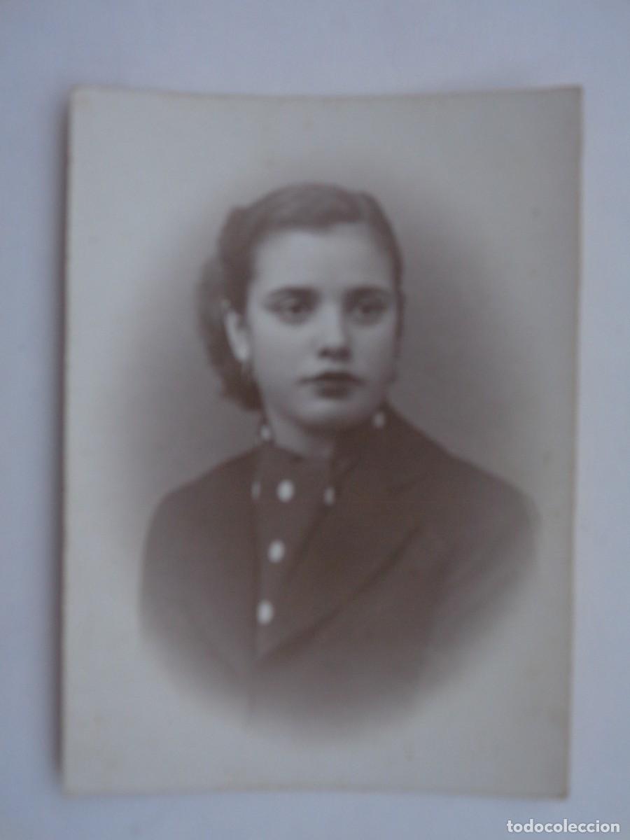 Fotografia antica: PRECIOSA FOTO DE ESTUDIO DE CHICA CON CHAQUETA Y PA&Ntilde;UELO AL CUELLO