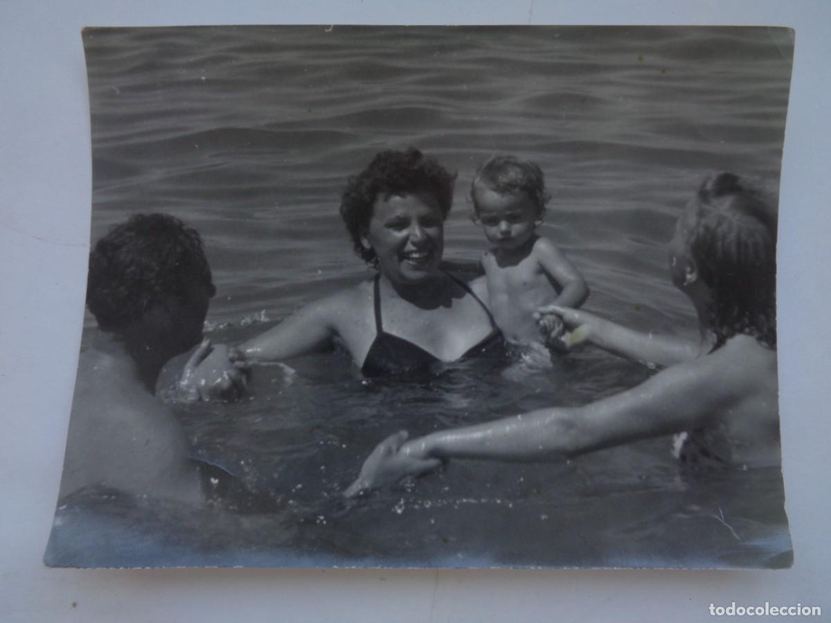 Photographie ancienne: FOTO DE MUJERES Y NI&Ntilde;O BA&Ntilde;ANDOSE EN EL MAR