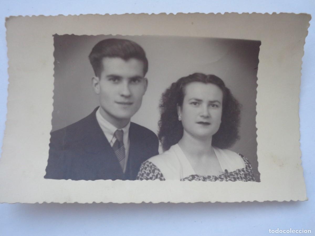 Fotografia antiga: PRECIOSA FOTO DE PAREJA , 1949. DE TERAN , SEVILLA