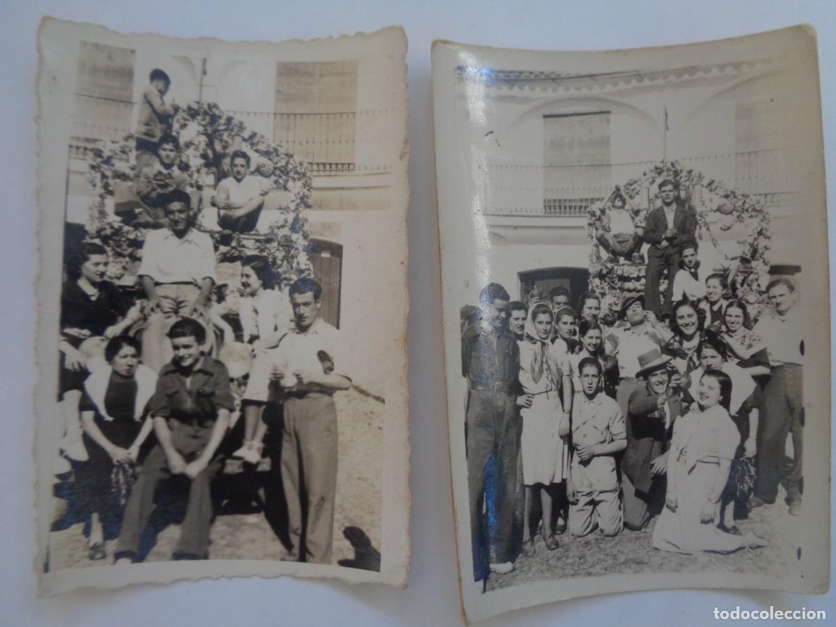Fotograf&iacute;a antigua: LOTE DE 2 FOTOS DE GENTE DE ROMERIA CON CARRO ENGALANADO, 1941 . DE ROMERO, ARACENA