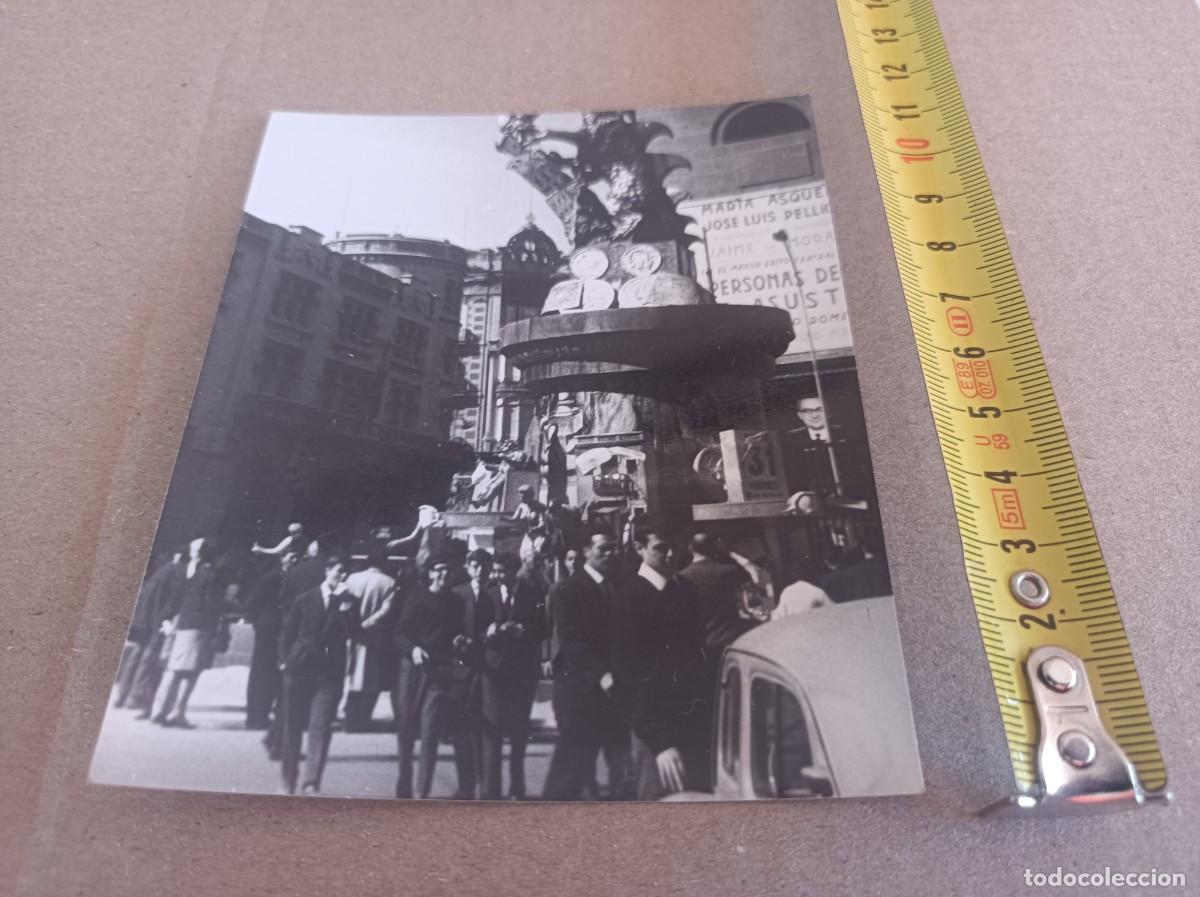 Fotograf&iacute;a antigua: FOTOGRAF&Iacute;A FALLAS DE VALENCIA CALLE POETA QUEROL 1964 LOCALIZADA AL DORSO