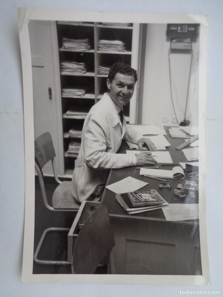 Photographie ancienne: FOTO DE JOVEN OFICINISTA EN SU MESA DE TRABAJO