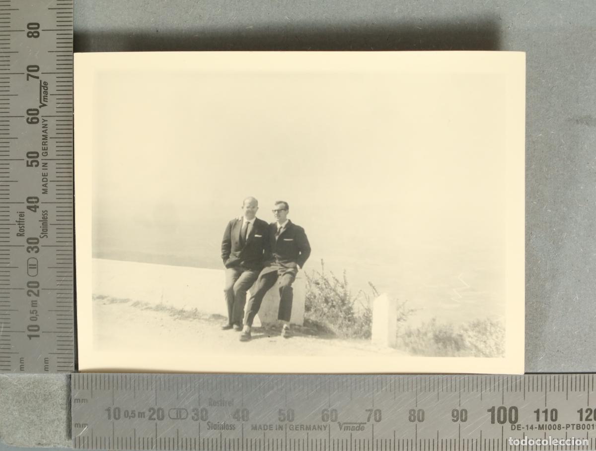Fotograf&iacute;a antigua: FOTOGRAFIA. PAREJA DE HOMBRES. EXCURSION HACIA 1950