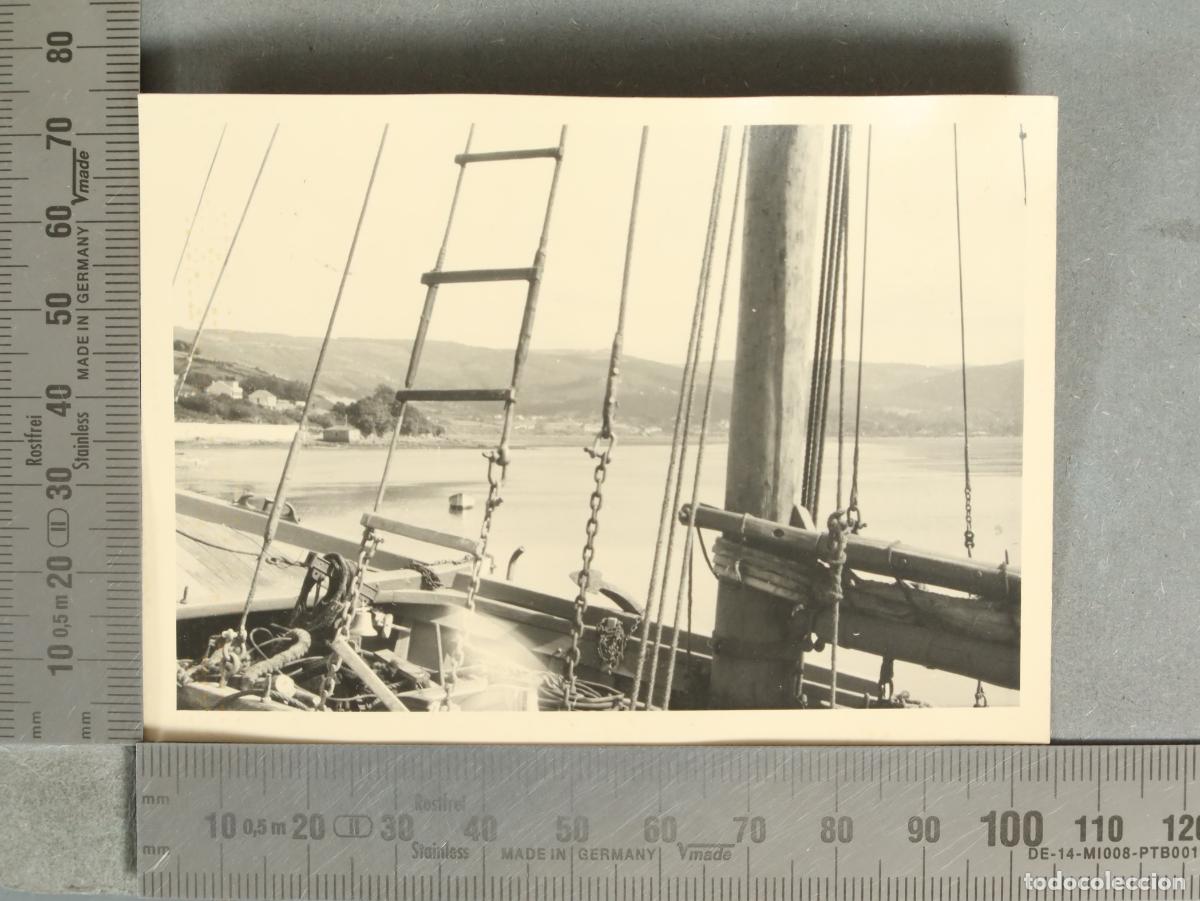 Fotograf&iacute;a antigua: FOTOGRAFIA. DESDE EMBARCACIO COSTA GALLEGA HACIA 1950
