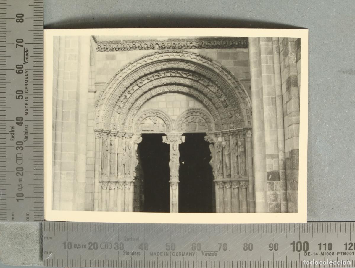Fotografia antica: FOTOGRAFIA. Catedral de &Aacute;vila - Puerta de San Vicente - HACIA 1950