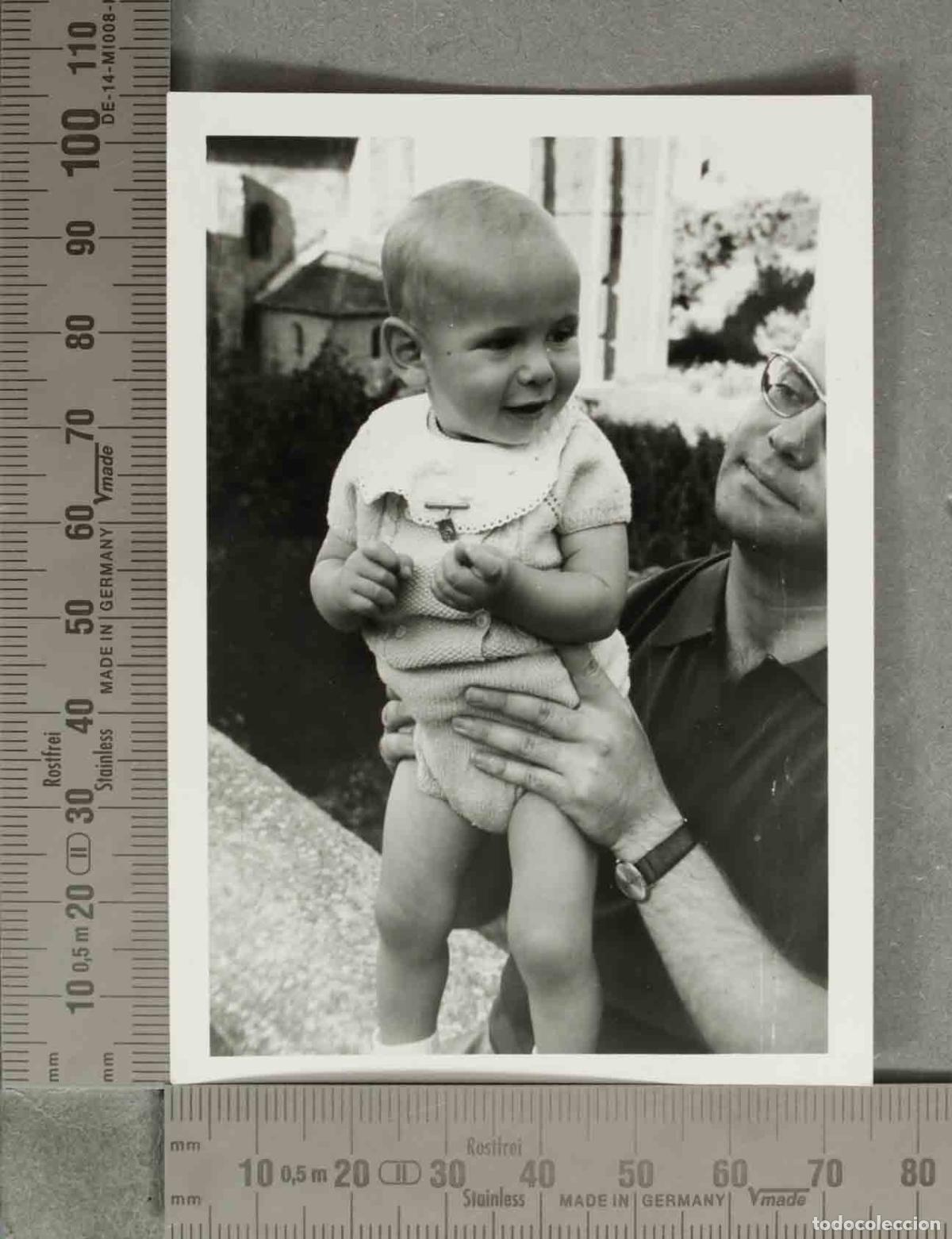 Alte Fotografie: FOTOGRAFIA. NI&Ntilde;O CON JOVEN HACIA 1950